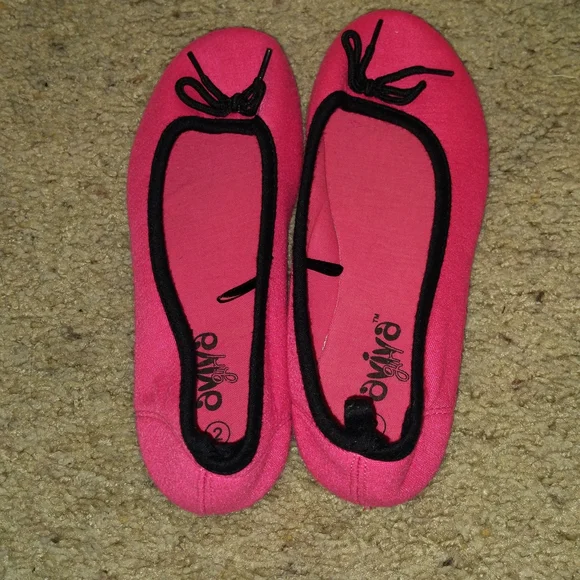 Slip on Shoes - Picture 1 of 7